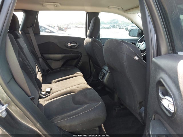 1C4PJLCB5GW149330 Jeep Cherokee