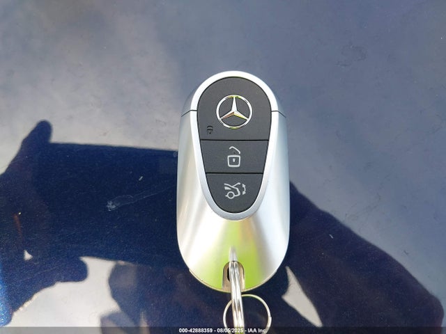 W1NKM4HB8PF057976 Mercedes-Benz m254
