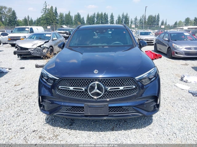 W1NKM4HB8PF057976 Mercedes-Benz m254