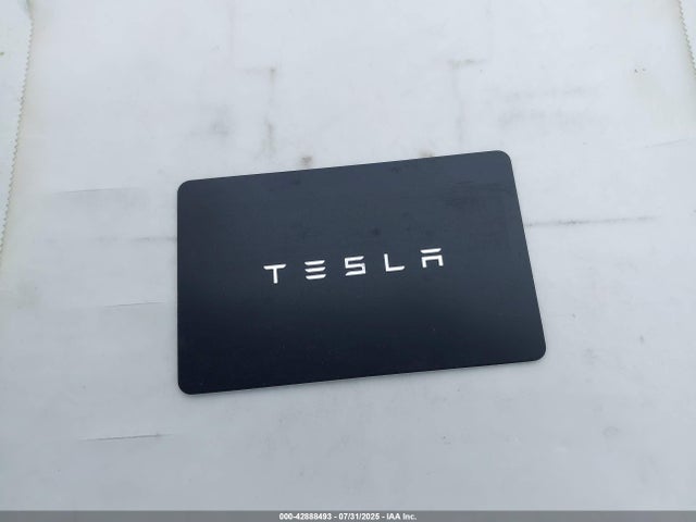 5YJYGDEE9MF203809 Tesla 2021