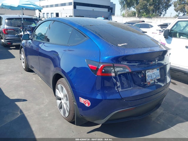 2023 TESLA MODEL Y 7SAYGAEE0PF859578 Photo 2