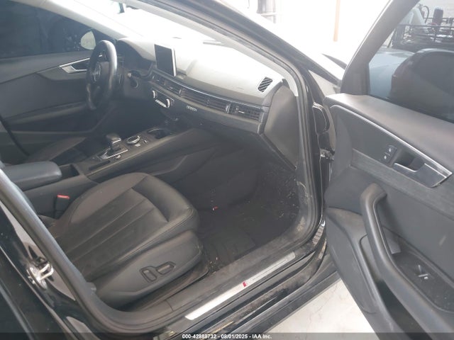 2017 AUDI A4 WAUDNAF41HN040778 Photo 4