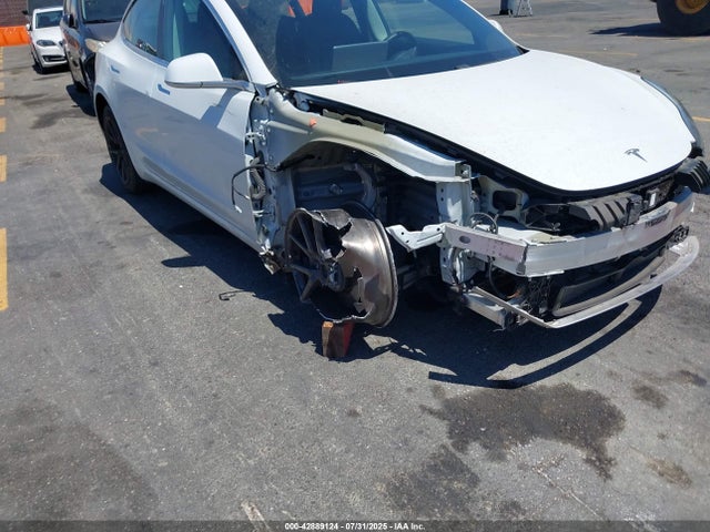 2018 TESLA MODEL 3 5YJ3E1EB0JF094690 Photo 0