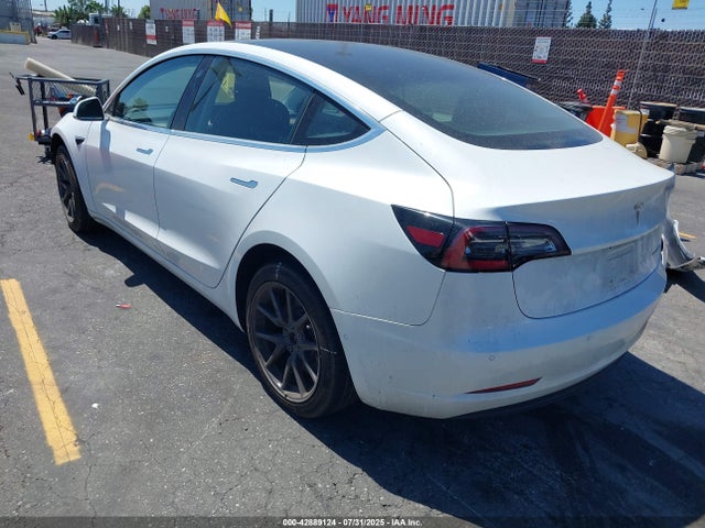 2018 TESLA MODEL 3 5YJ3E1EB0JF094690 Photo 2