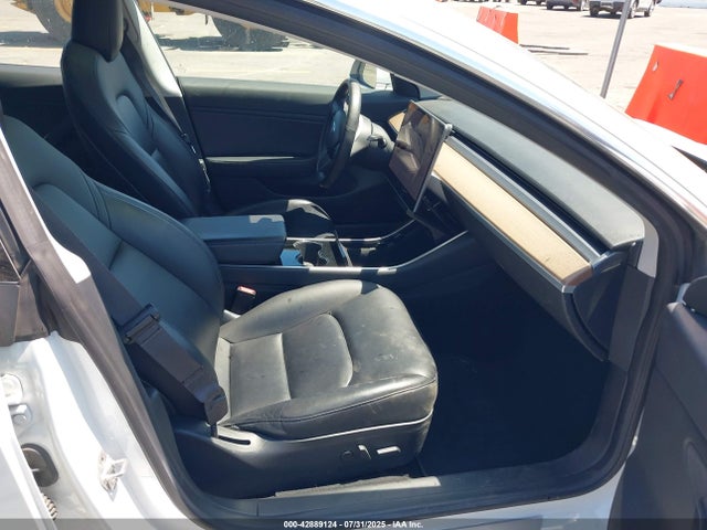 2018 TESLA MODEL 3 5YJ3E1EB0JF094690 Photo 4