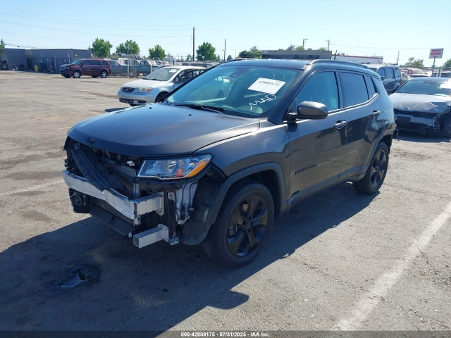 Jeep Compass 2019 3C4NJCBB1KT743498 Image 2