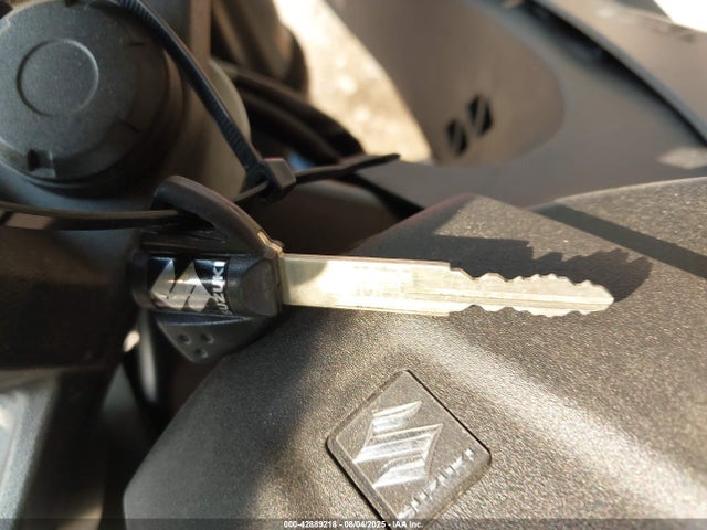 JS1EM11B0R7100825 Suzuki Fra1
