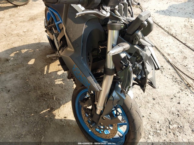 JS1EM11B0R7100825 Suzuki Fra1