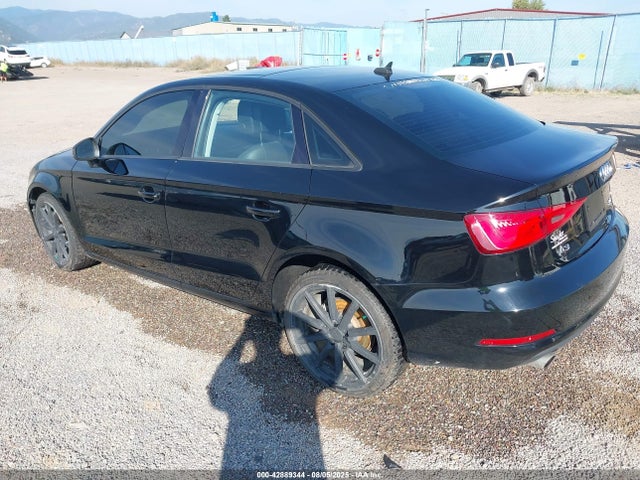 2015 AUDI A3 WAUBFGFF0F1016131 Photo 2