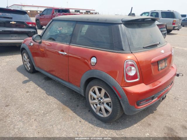 2011 MINI COOPER S WMWSV3C53BTY13818 Photo 2