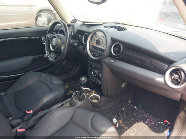 2011 MINI COOPER S WMWSV3C53BTY13818 Photo 4