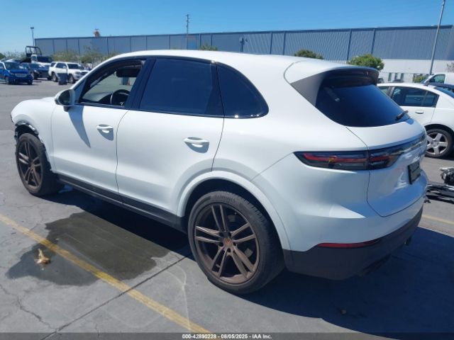 2022 PORSCHE CAYENNE WP1AB2AY0NDA31939 Photo 2
