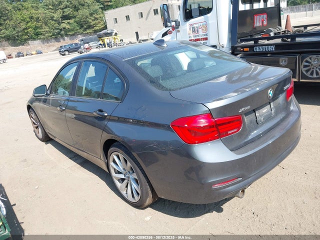 BMW 320i 2018 WBA8A3C51JA489431 Image 3