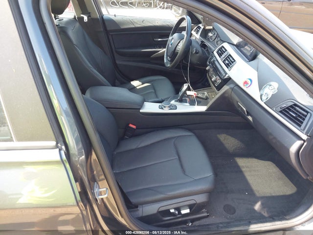 BMW 320i 2018 WBA8A3C51JA489431 Image 5
