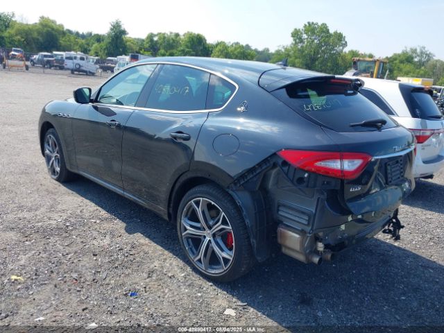 2019 MASERATI LEVANTE ZN661ZUAOKX332480 Photo 2