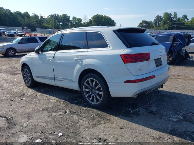 2019 AUDI Q7 WA1LHAF7XKD044271 Photo 2