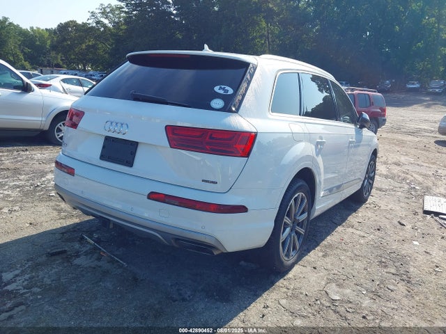 2019 AUDI Q7 WA1LHAF7XKD044271 Photo 3