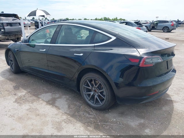 2018 TESLA MODEL 3 5YJ3E1EB8JF084649 Photo 2