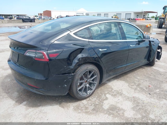 2018 TESLA MODEL 3 5YJ3E1EB8JF084649 Photo 3