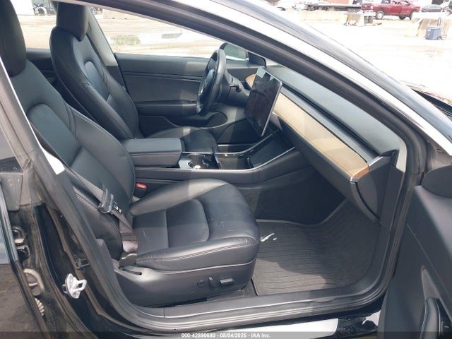 2018 TESLA MODEL 3 5YJ3E1EB8JF084649 Photo 4
