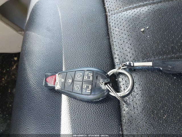 2C4RC1CGXFR583740 Chrysler Town and Country