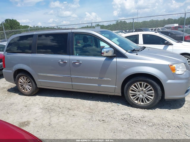2C4RC1CGXFR583740 Chrysler Town and Country