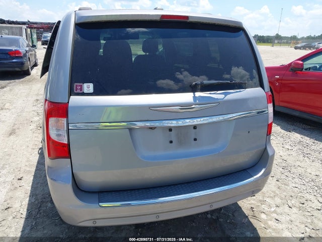 2C4RC1CGXFR583740 Chrysler Town and Country
