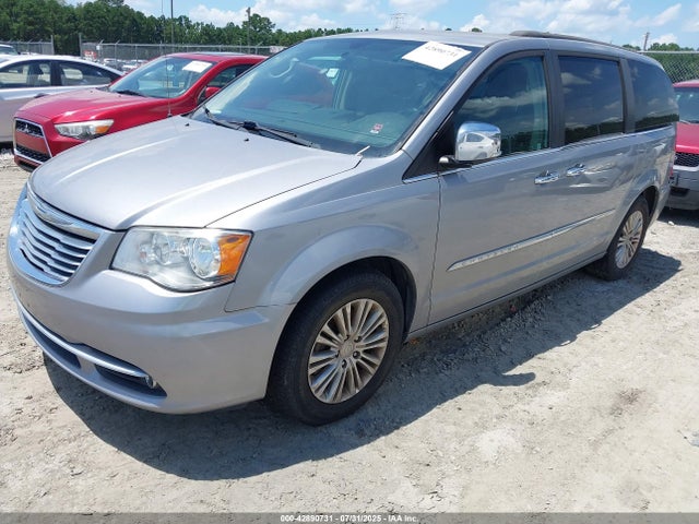 2C4RC1CGXFR583740 Chrysler Town and Country