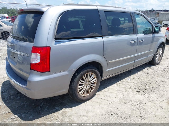 2C4RC1CGXFR583740 Chrysler Town and Country