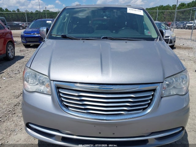 2C4RC1CGXFR583740 Chrysler Town and Country