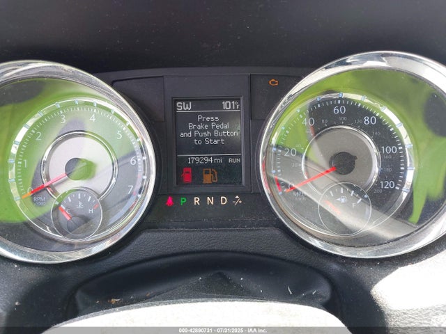 2C4RC1CGXFR583740 Chrysler Town and Country