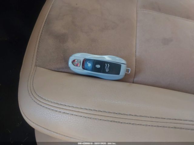 2017 PORSCHE MACAN WP1AA2A59HLB81938 Photo 10