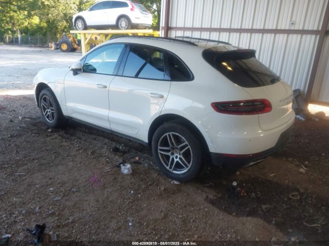 2017 PORSCHE MACAN WP1AA2A59HLB81938 Photo 2