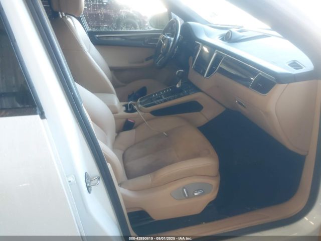 2017 PORSCHE MACAN WP1AA2A59HLB81938 Photo 4