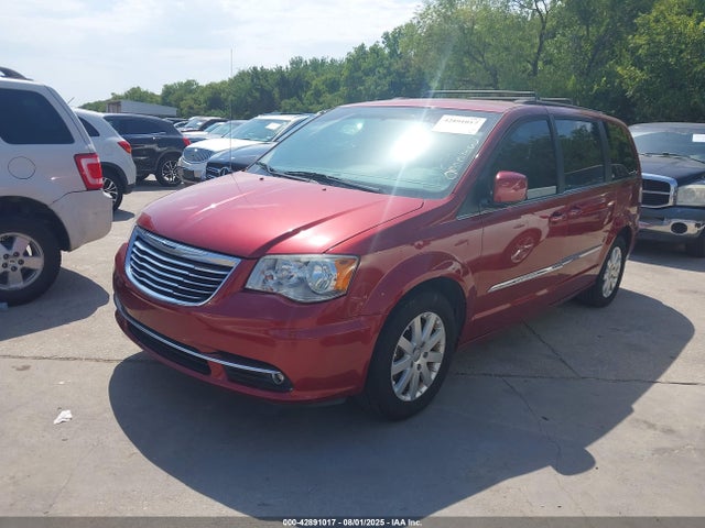 Chrysler Town and Country 2016 2C4RC1BG6GR267948 Image 2