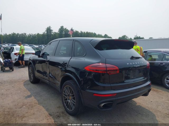 2017 PORSCHE CAYENNE WP1AA2A24HKA83525 Photo 2