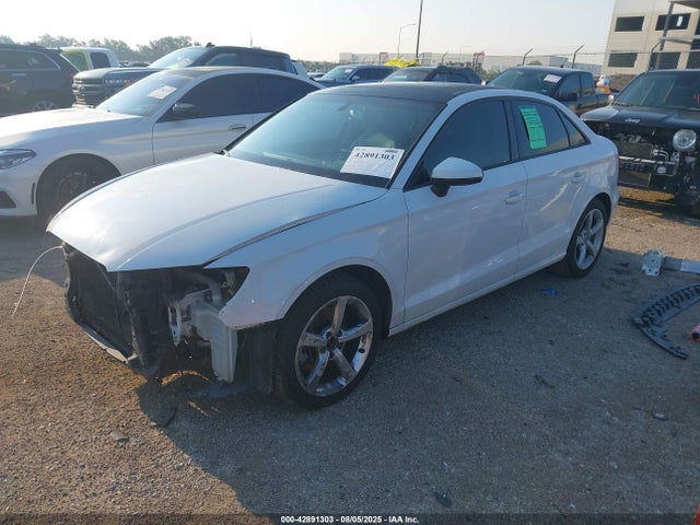 2015 AUDI A3 WAUACHFFXF1111466 Photo 1