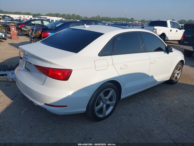 2015 AUDI A3 WAUACHFFXF1111466 Photo 3