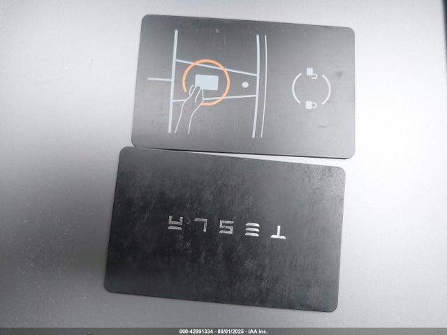 5YJ3E1EC3PF596742 Tesla 2023
