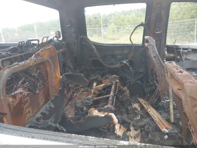 3GTUUDEDXSG142539 GMC l84