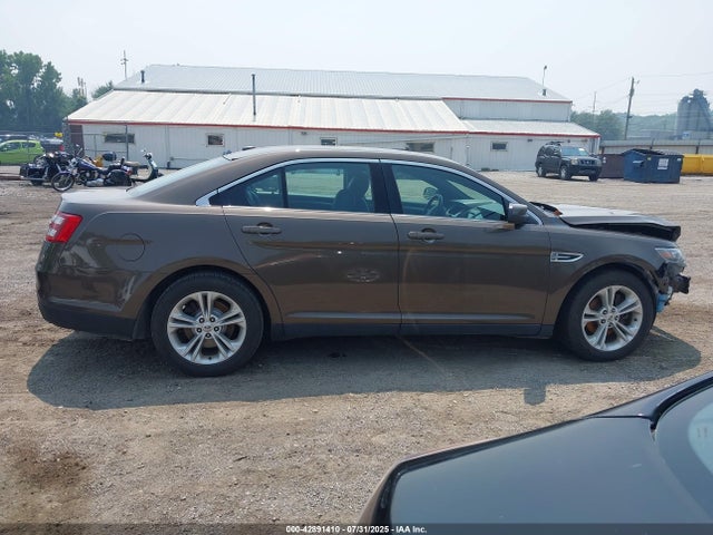 Ford Taurus 2016 1FAHP2E89GG122095 Image 14