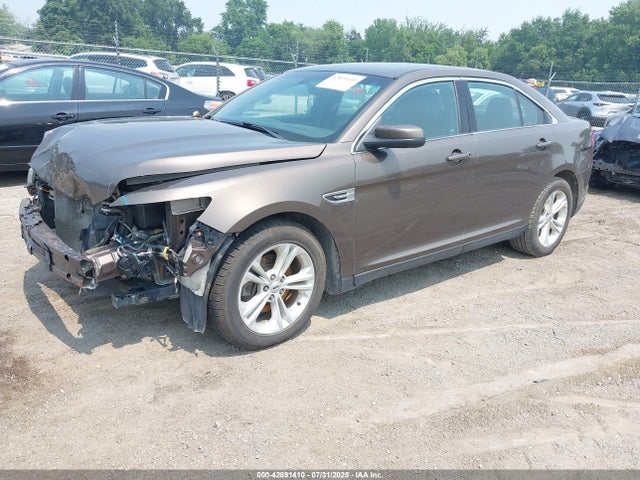 Ford Taurus 2016 1FAHP2E89GG122095 Image 2