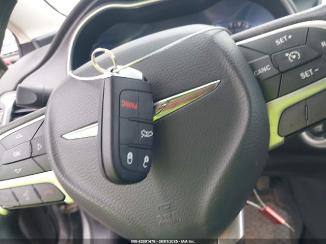 1C3CCCAB0GN165554 Chrysler 2016