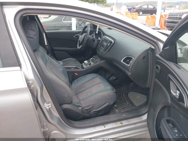 1C3CCCAB0GN165554 Chrysler 2016
