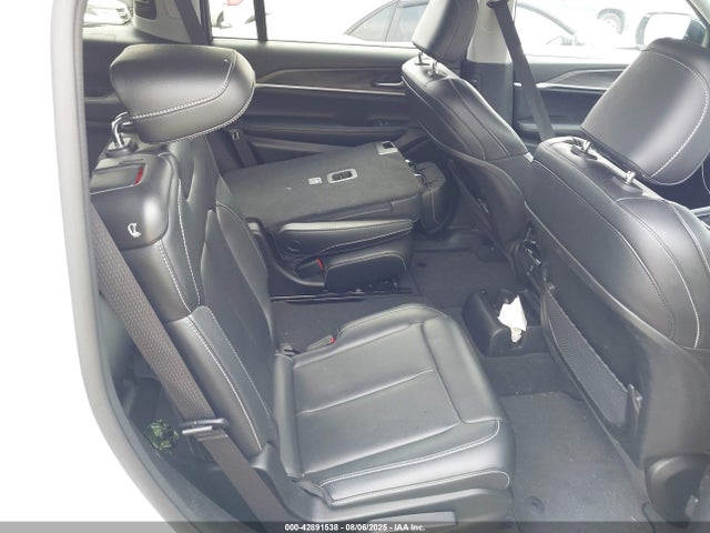 1C4RJKBG2P8842196 Jeep GRAND CHEROKEE L