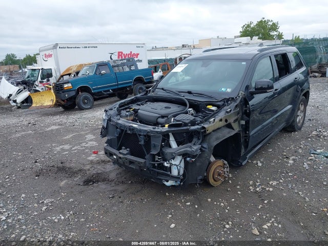 1C4RJFBG3KC830992 Jeep Grand Cherokee