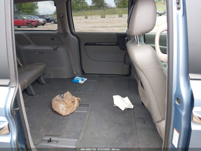 KNDMH4C79E6586731 KIA Sedona