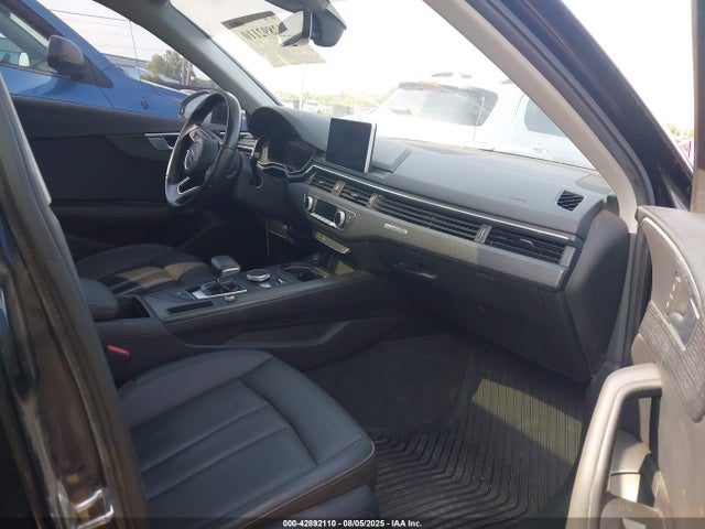 2017 AUDI A4 WAUDNAF42HN050915 Photo 4