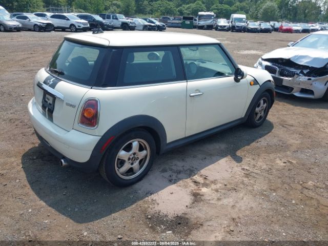 2008 MINI COOPER WMWMF33528TU69137 Photo 3