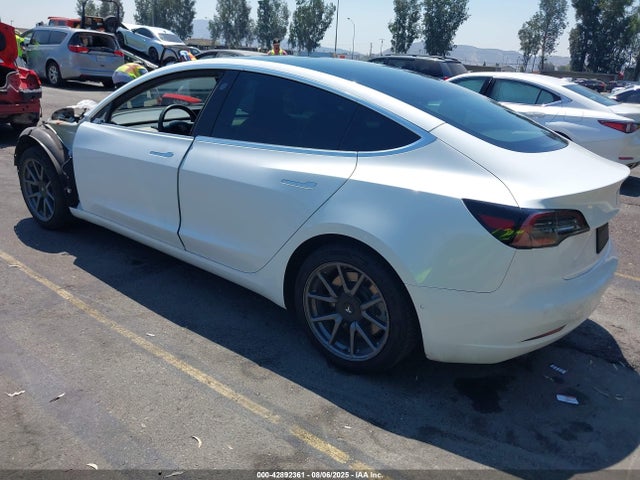 2020 TESLA MODEL 3 5YJ3E1EA4LF634083 Photo 2